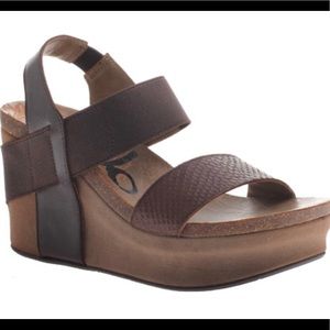 OTBT BUSHNELL BROWN EUC!